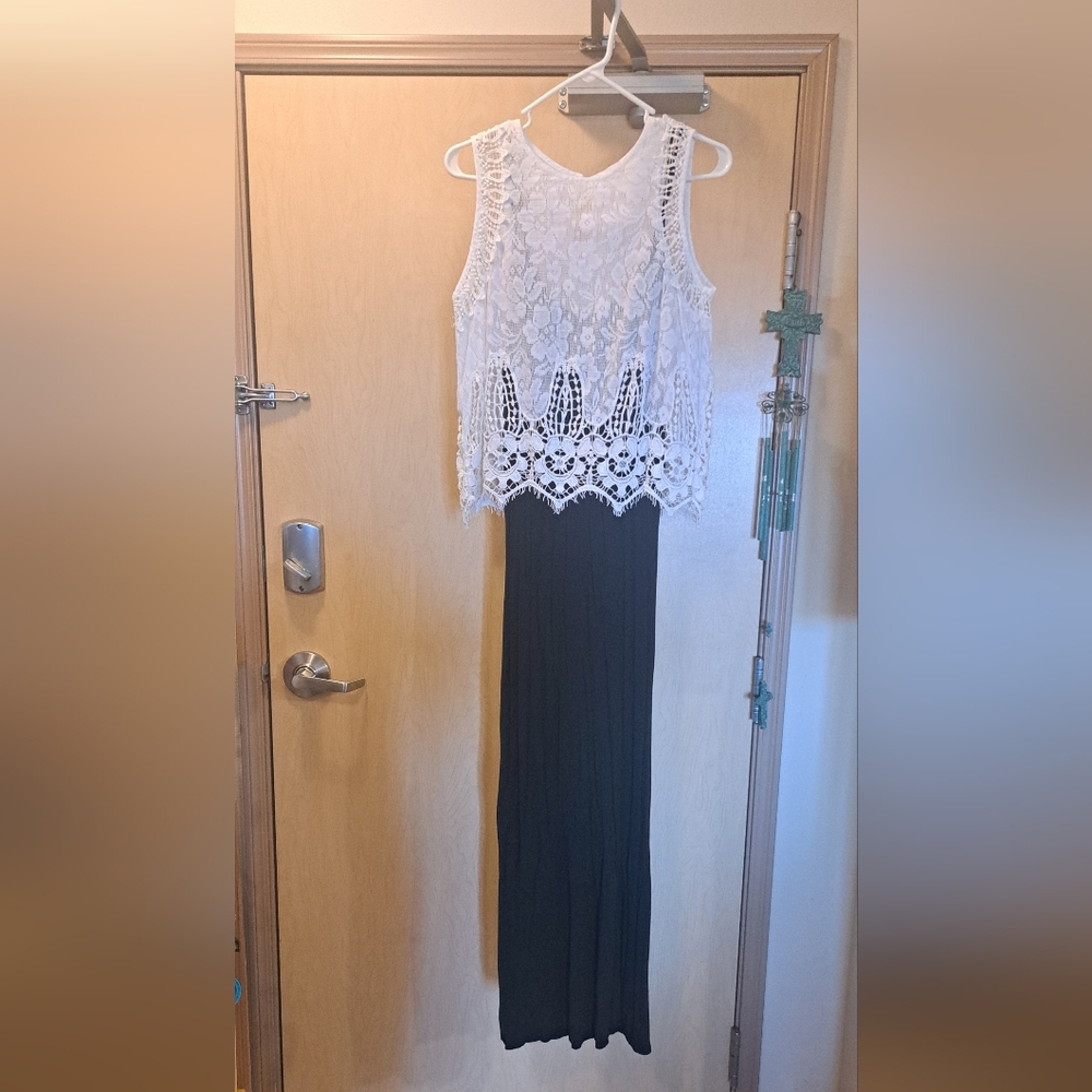 🌸 Socialite Black Maxi Dress(XS) with White Lace Crop Overlay (M)